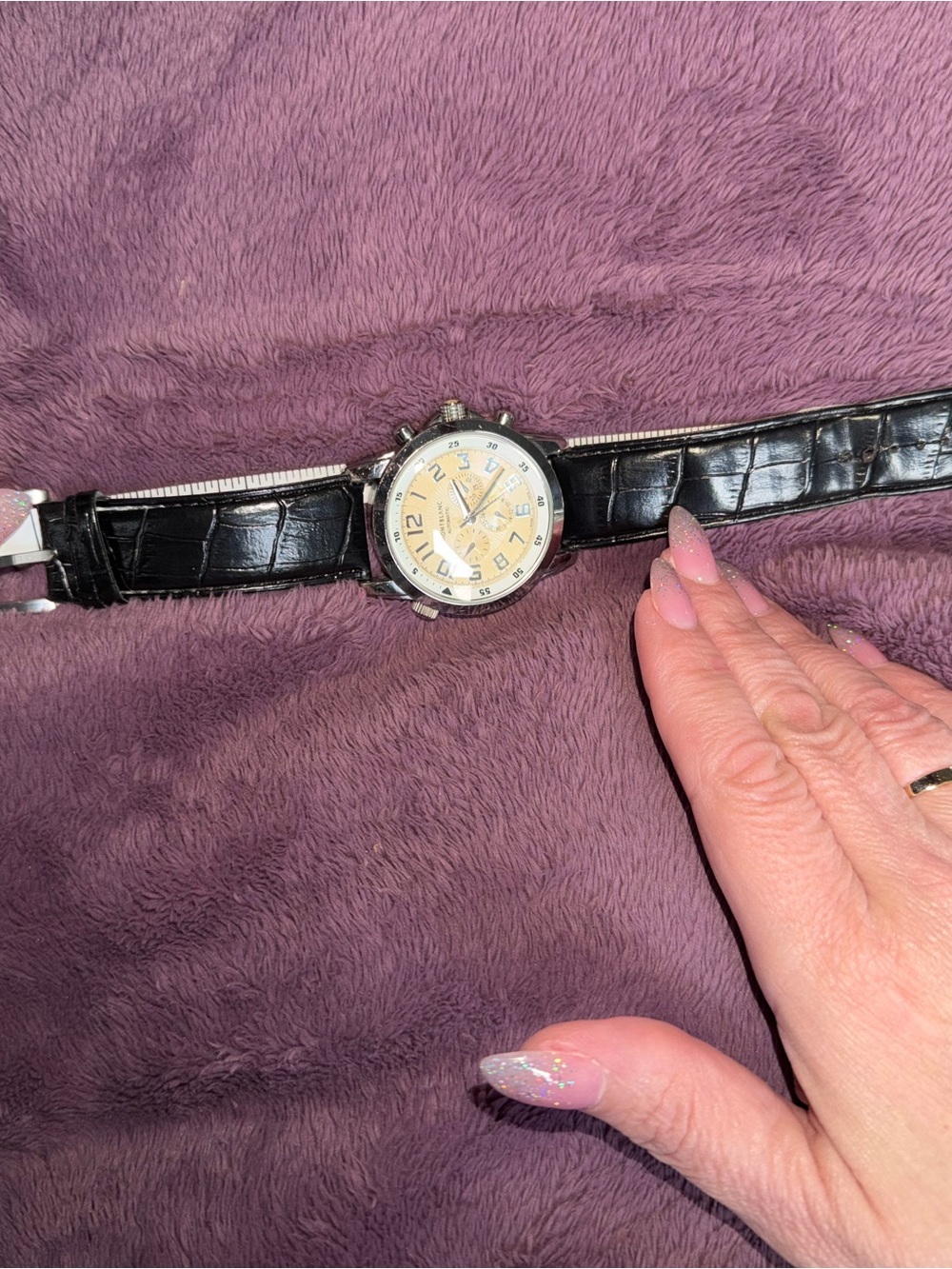 Montblanc Black Leather Toiletry/Watch Travel Case with Gold-Tone Watch - Picture 5 of 6